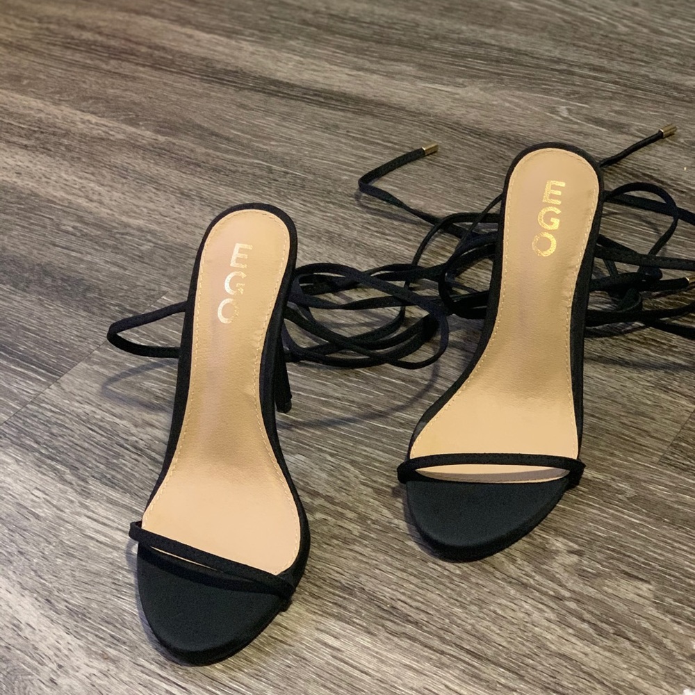 Heels - Picture 2 of 4